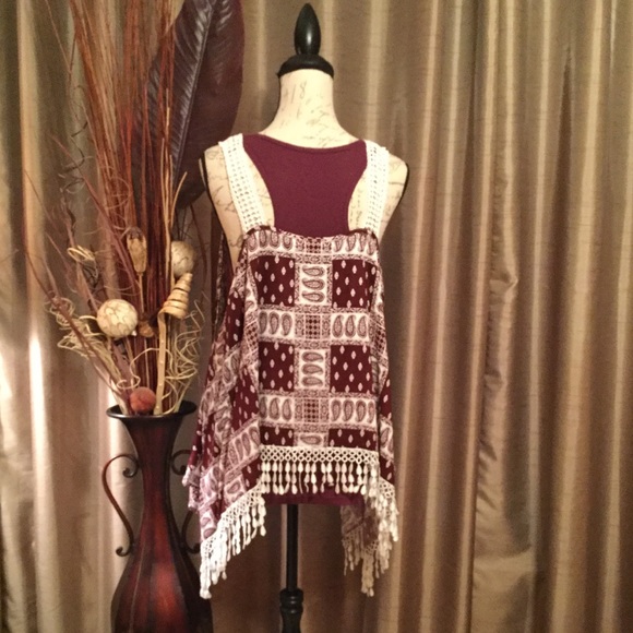 Beautiful & Unique Asymmetrical Top - Picture 4 of 8